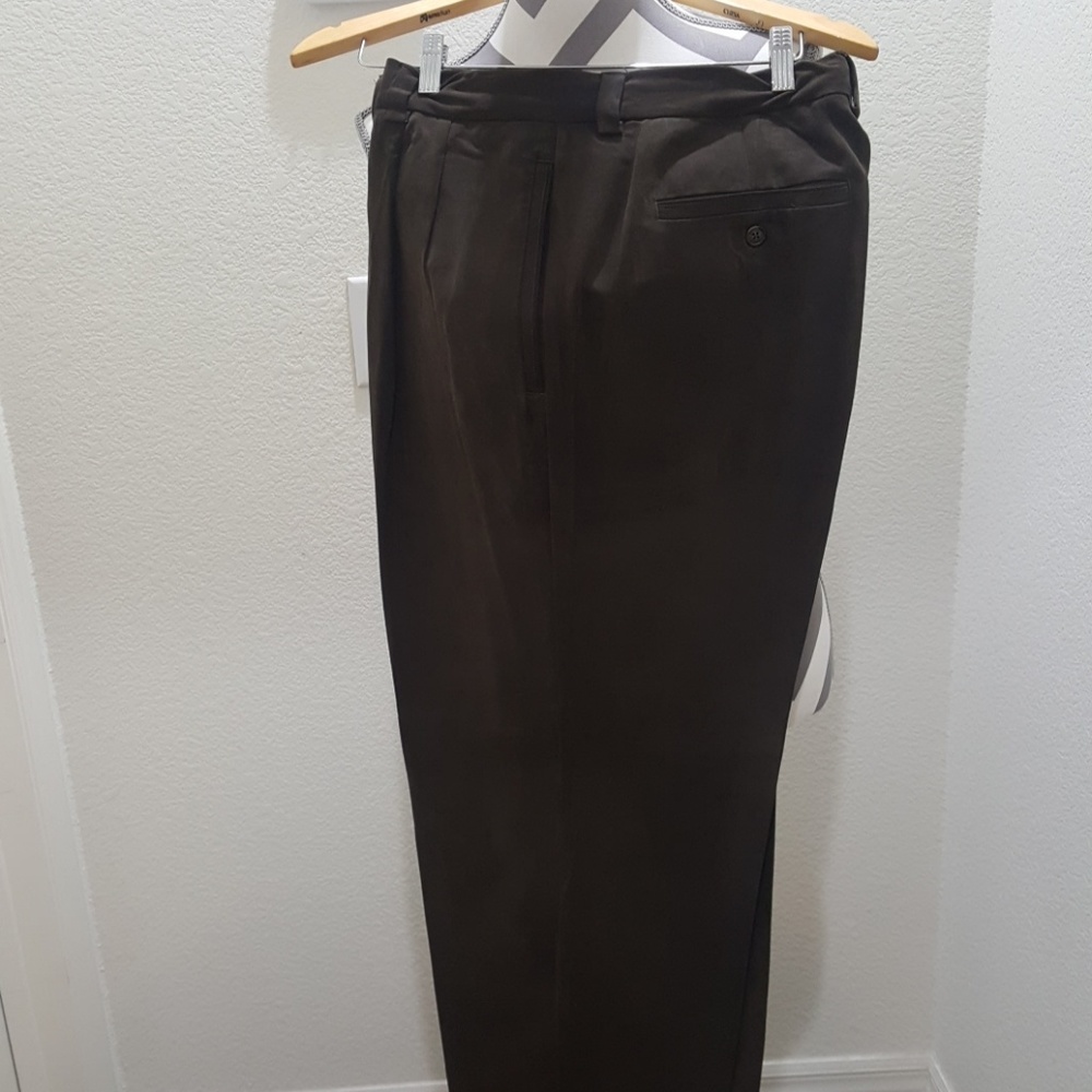 Like new pair of Tommy Bahamas slacks